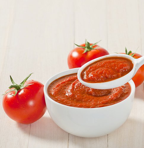 Italian tomato paste for professional cooking